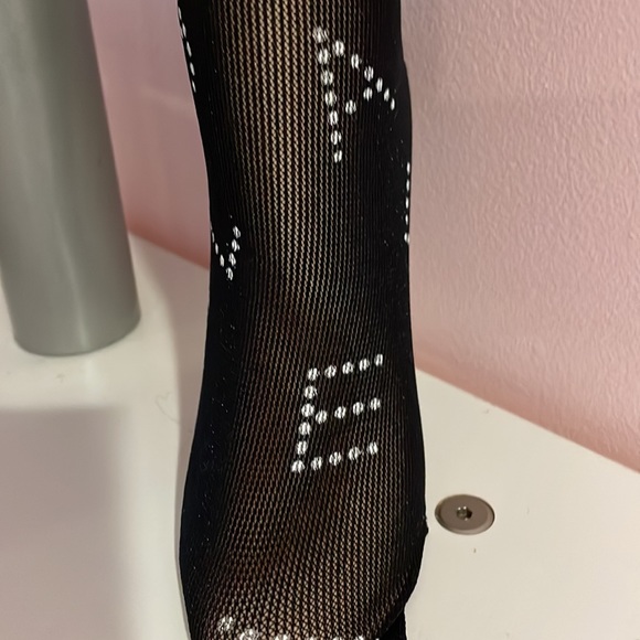 New in box white sheer  printed stockings - Picture 4 of 7